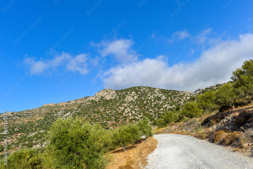 Berglandschaft in Ostkreta Nähe Vrioménis-Kloster (Griechenland)