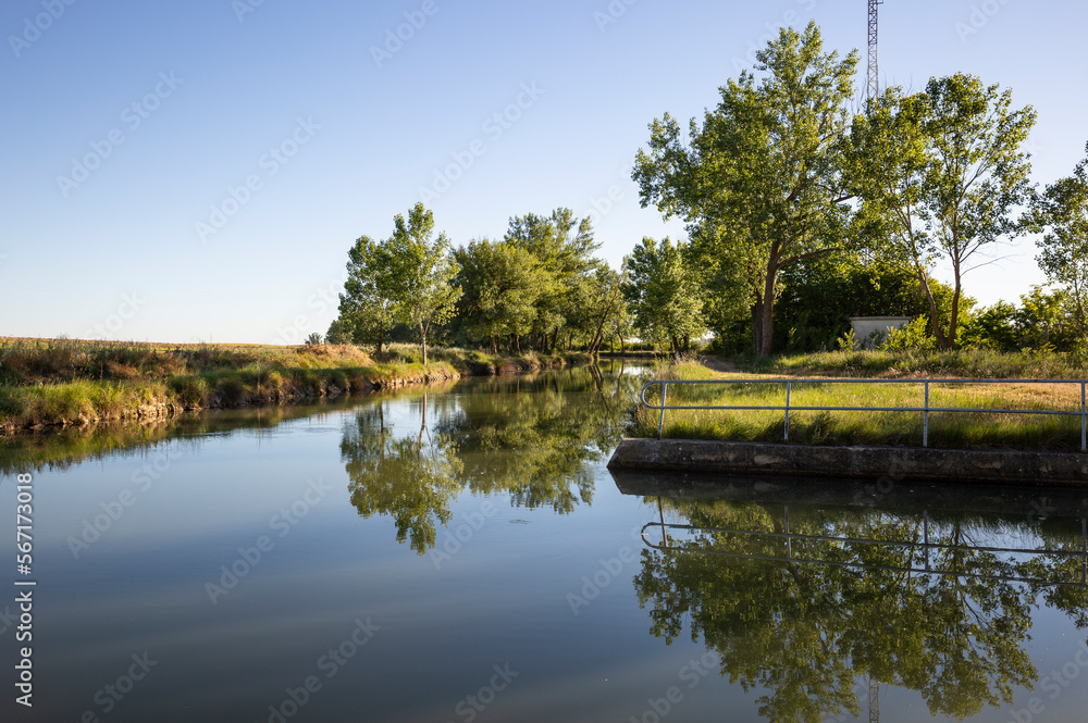 Canal de Castilla, Campos branch next to Medina de Rioseco, Valladolid, Castile and Leon, Spain