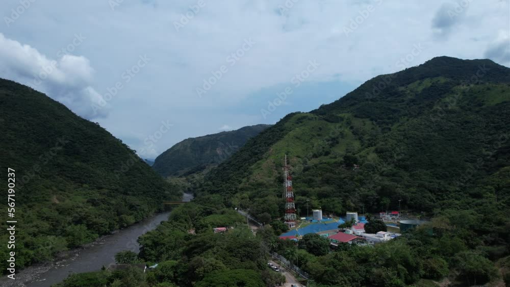 Vuelo sobre pueblo Vuelo sobre pueblo