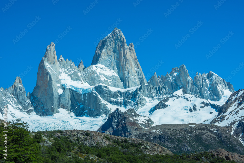Obraz premium View of the beautiful Fitz Roy Mountain - El Chaltén, Argentina