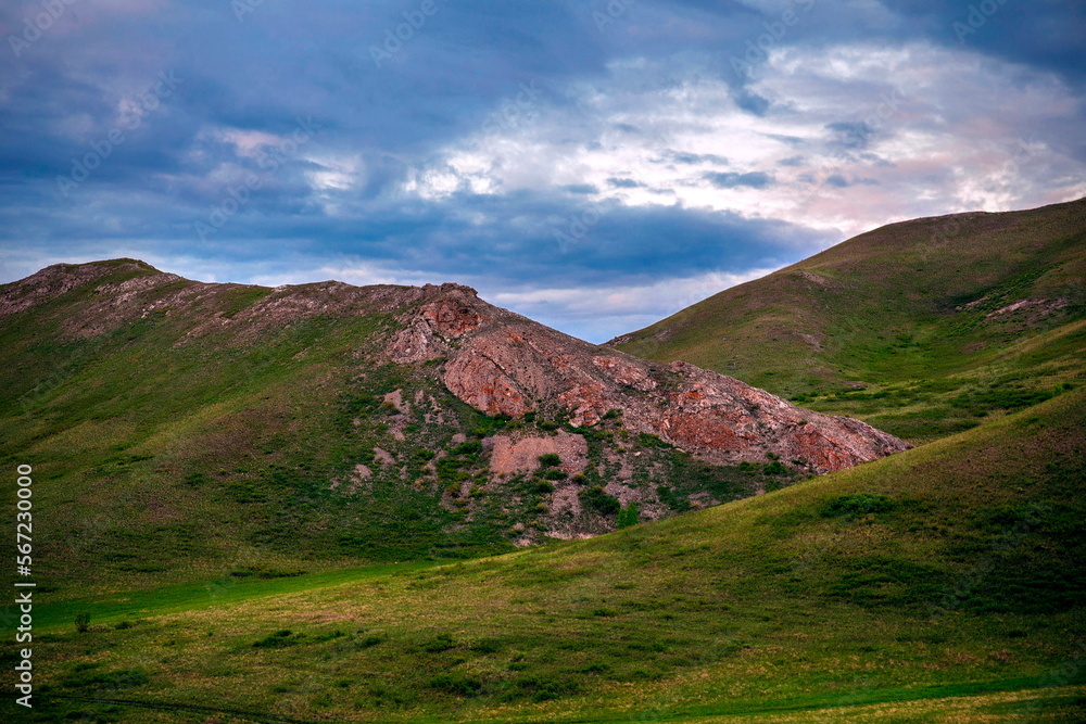 Karamurun-tau is a picturesque mountain range of the Orenburg region. Karamurun-tau is a picturesque mountain range of the Orenburg region.