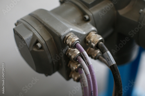 Kabel-, Netz-, Daten- und Stromleitungen im Detail