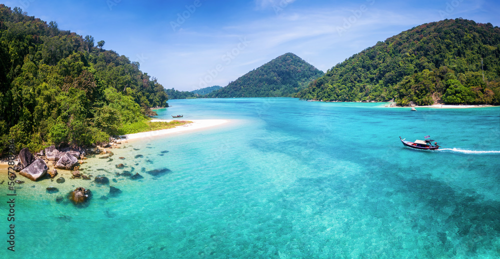 The beautiful Chong Khat bay at the remote Surin islands with turquoise sea and fine sand beaches, Thailand - obrazy, fototapety, plakaty 