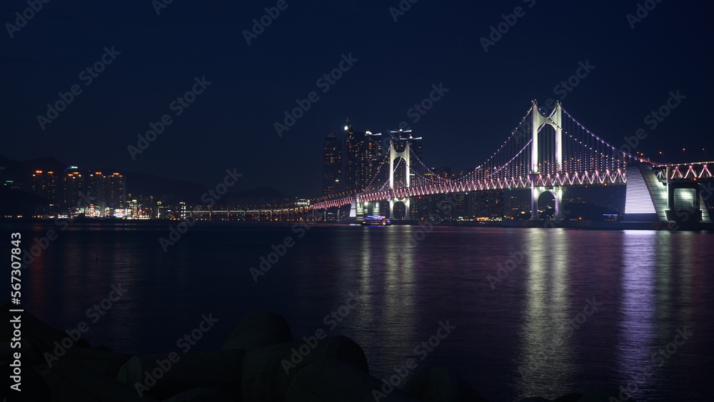 Obraz premium 부산 여름 광안리 해수욕장