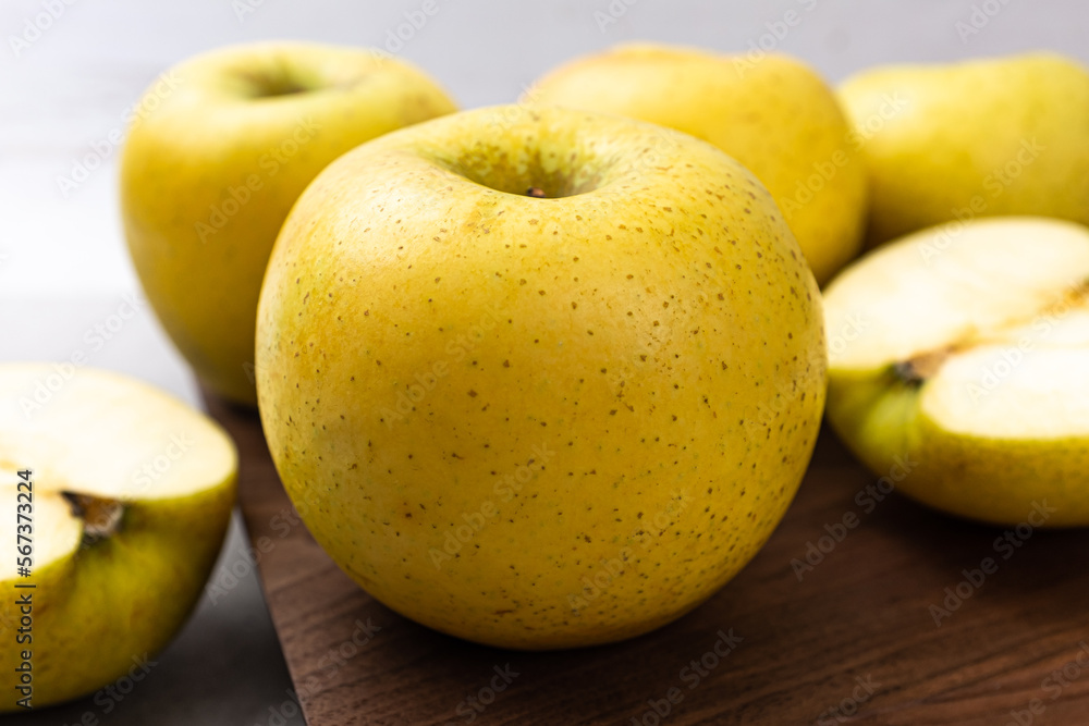 A variety of apple Shinano Gold Golden Apple A variety of apple Shinano Gold Golden Apple
