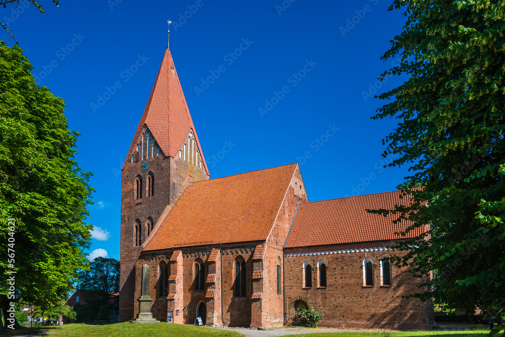 Fototapeta premium Kirche in Klütz an der Ostsee