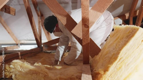 glass wool for ceiling insulation on the roof