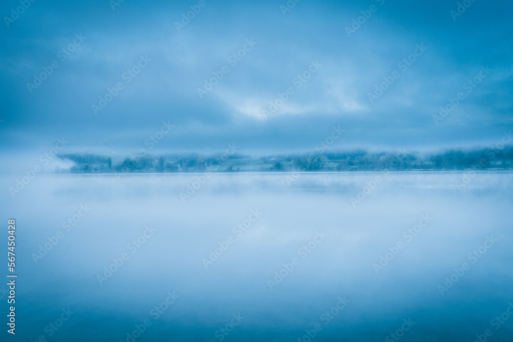 Nebelstimmung am See
