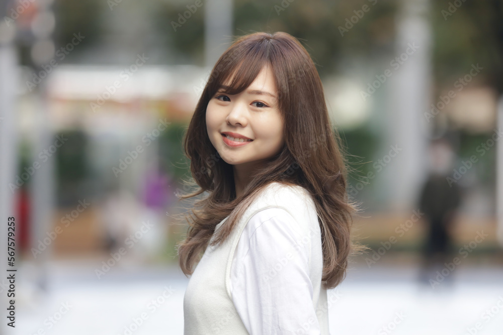 笑顔の女性