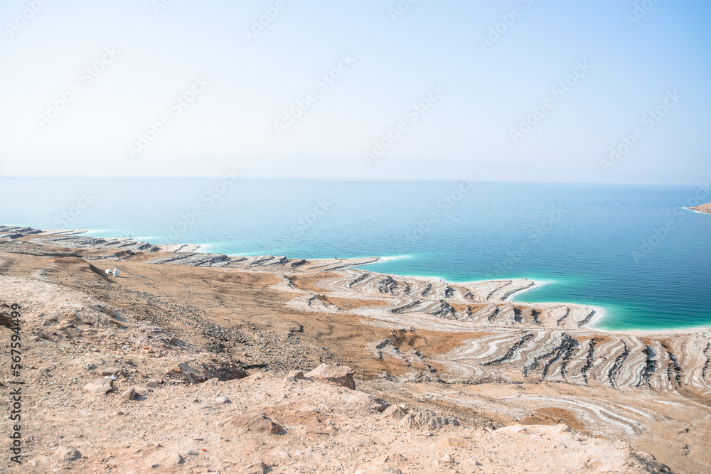 turkusowa woda wybrzeża morza martwego