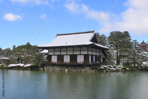 冬の京都市平安神宮 神苑の尚美館
