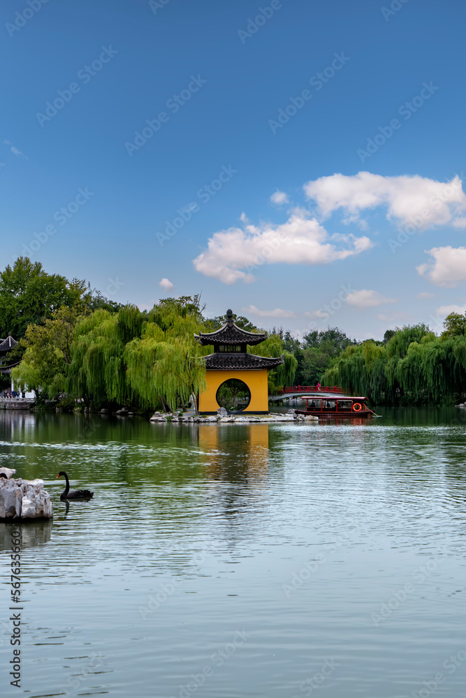 Obraz premium Aerial photograph of Chinese garden landscape in Yangzhou