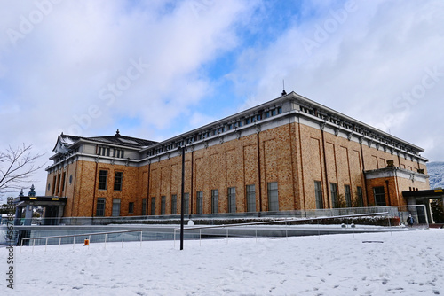 積雪の京都市岡崎公園の京セラ美術館