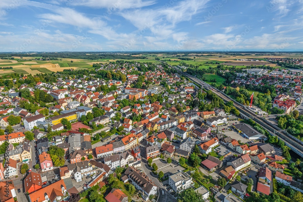 Ausblick auf Mering im Landkreis Aichach-Friedberg, Münchner Straße und Bahnhof