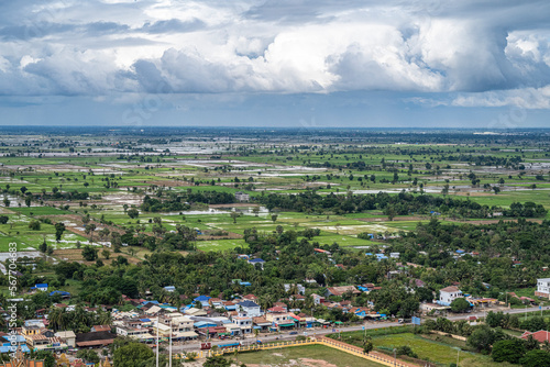 Vue panoramique sur la campagne environnante Phnom Sampov