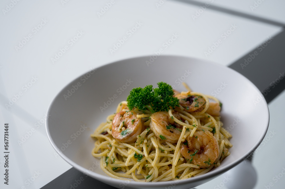 spaghetti pad kee moa with prawns hot and spicy Thai style