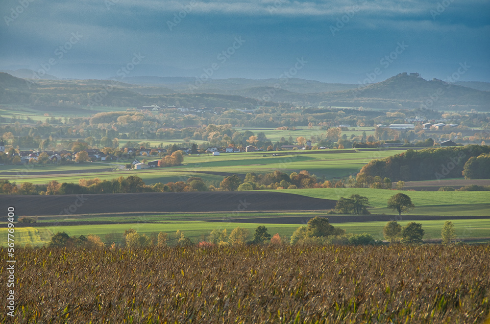 Herbstlicher Blick ins Coburger Land in Oberfranken Deutschland