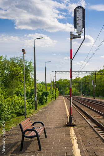 Peron na dworcu kolejowym © Dariusz