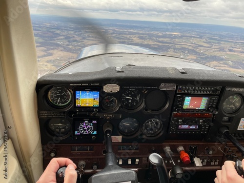 cockpit of airplane (ID: 567871015)