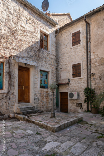 Fototapeta Naklejka Na Ścianę i Meble -  Ancient buildings in the Old Town Kotor, Montenegro