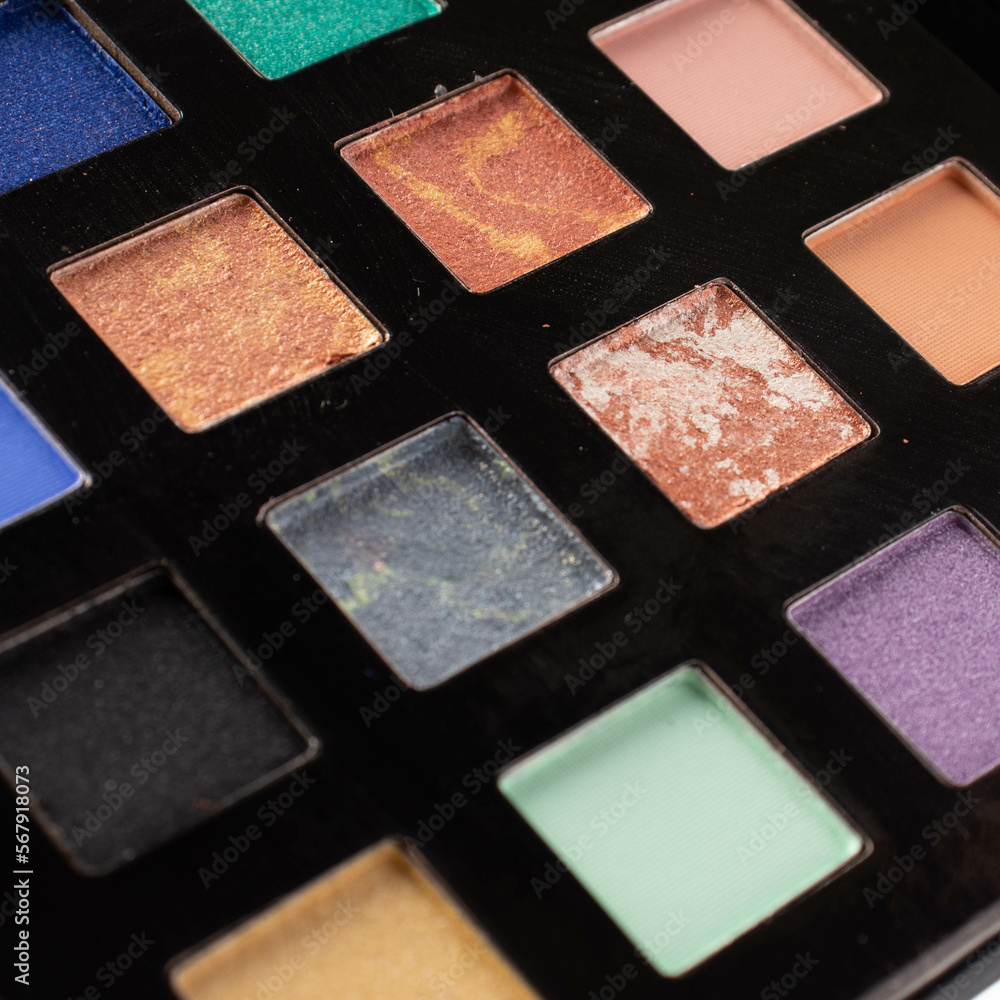 Fototapeta premium maquillaje par realzar la belleza femenina