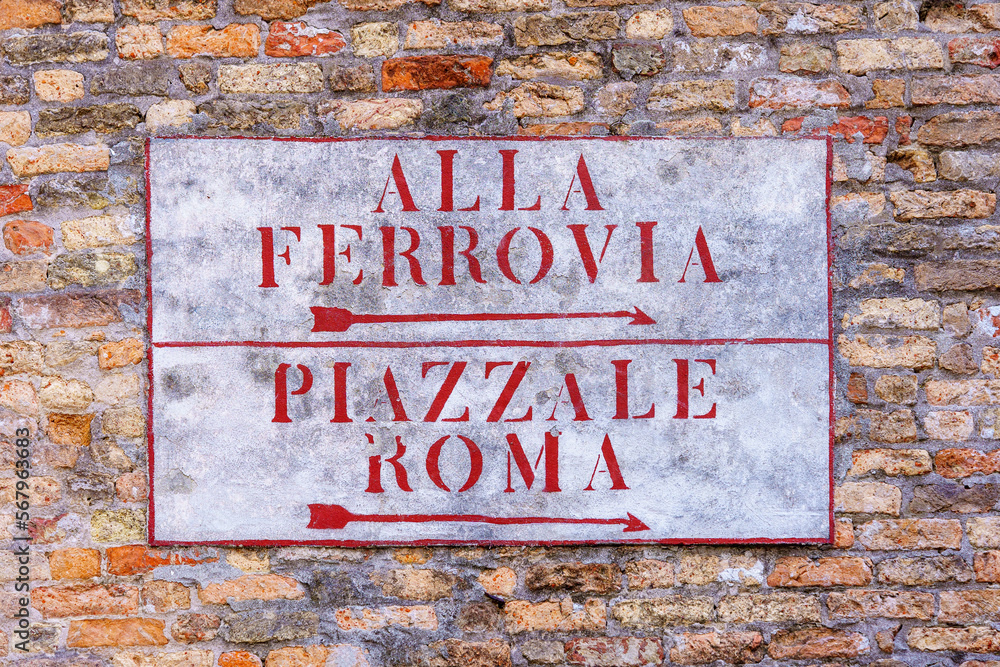 Fototapeta premium Typical directional sign, in Venice