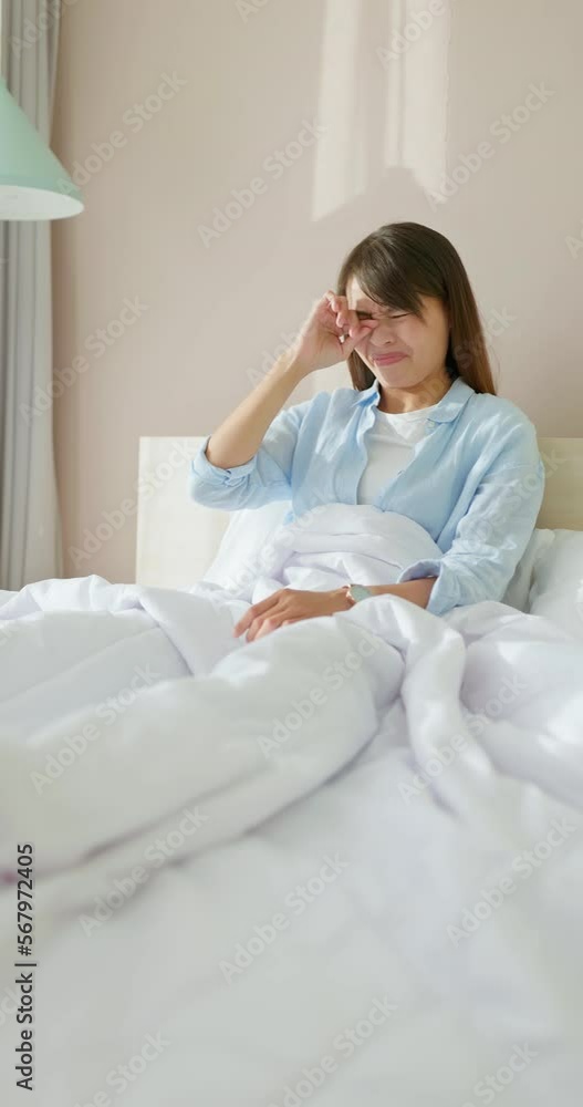 woman has allergy with eyes woman has allergy with eyes