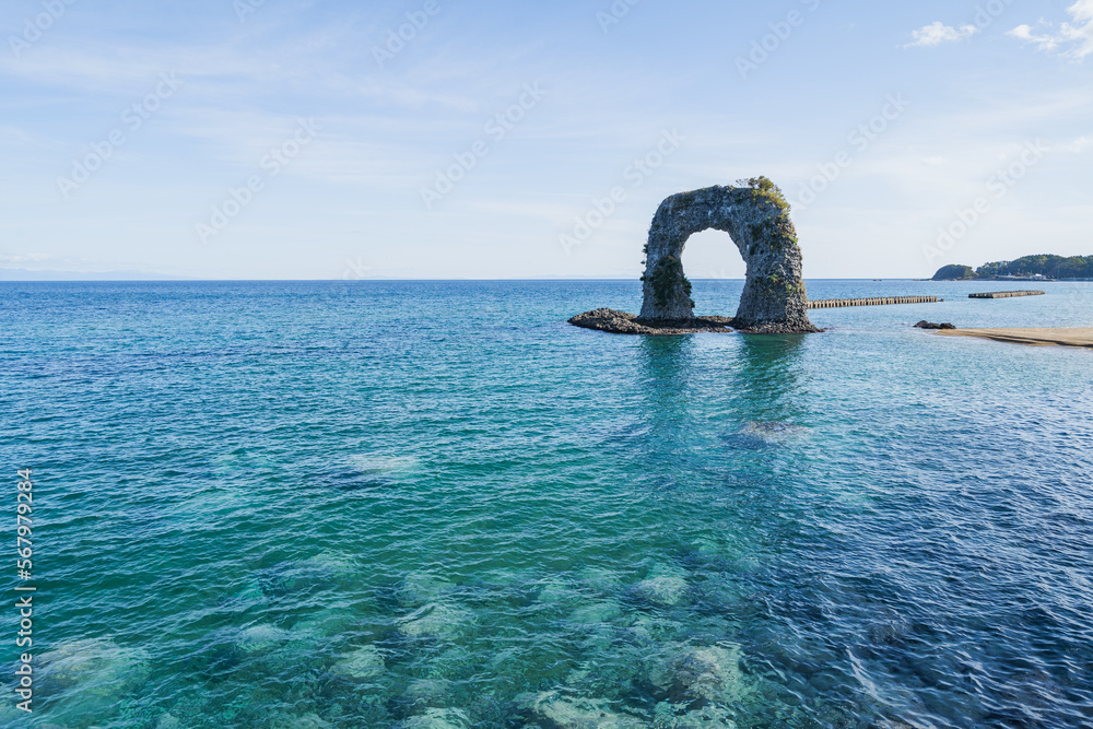 奥尻島で見た景色 (日本 北海道 鍋釣岩) Photos Adobe Stock