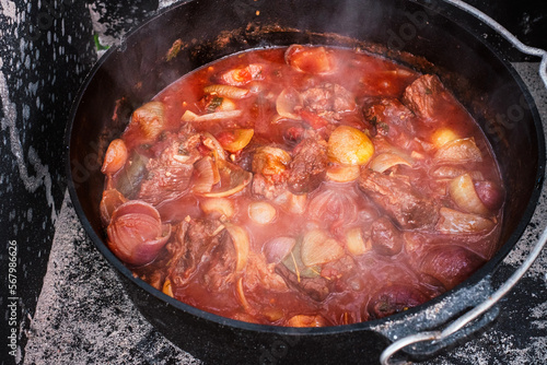 Stifado aus dem Dutch Oven photo