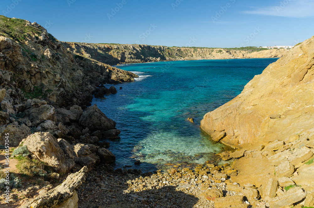 Pequeña cala escondida de la costa norte de Menorca 