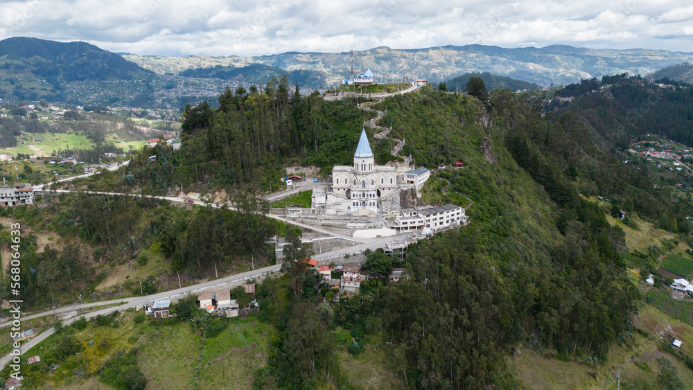 Santuario de la virgen del rocío ubicado en la ciudad de Cañar Ecuador
