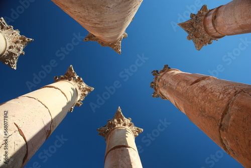 Columnas hacia el cielo