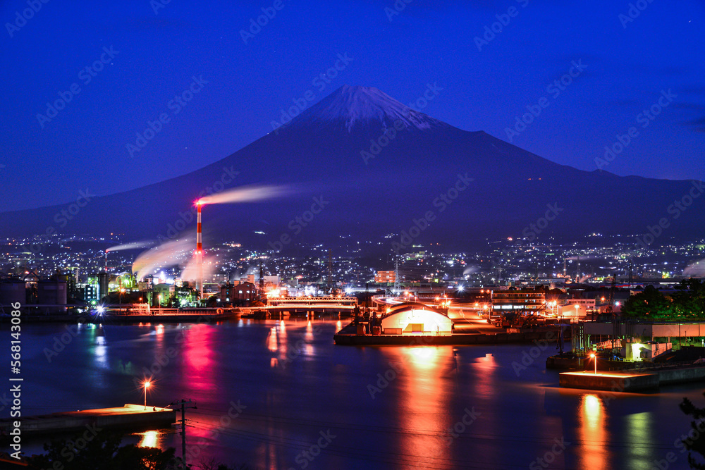 田子の浦港から富士山と夜景