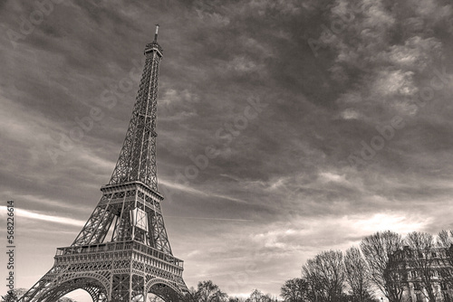 Fototapeta Naklejka Na Ścianę i Meble -  Eiffel Tower in B&W, Paris