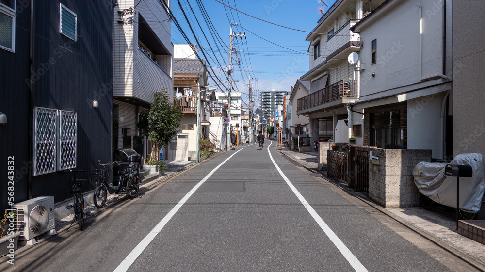 緩やかにカーブした道路 緩やかにカーブした道路