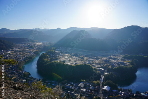 朝靄がかかる遠見山の見晴らし岩からの眺望
【岐阜のグランドキャニオン】