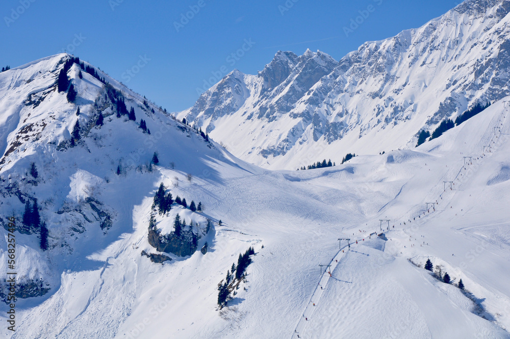 Obraz premium Ski runs high up in the Alps