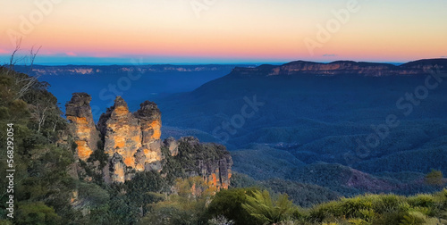 The Three Sisters  Blue Mountains  New South Wales  Australia