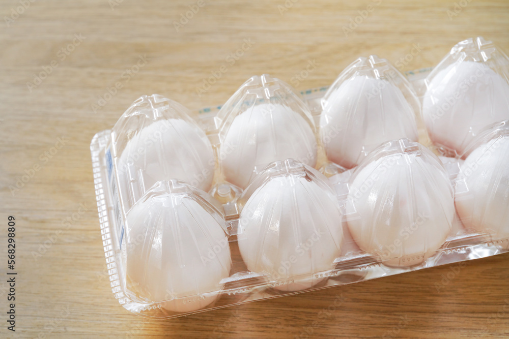 パックにはいった１０個入りの卵