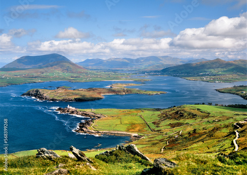 Tableau sur toile View east from Valencia Island over Beginish Island toward town of Cahersiveen o