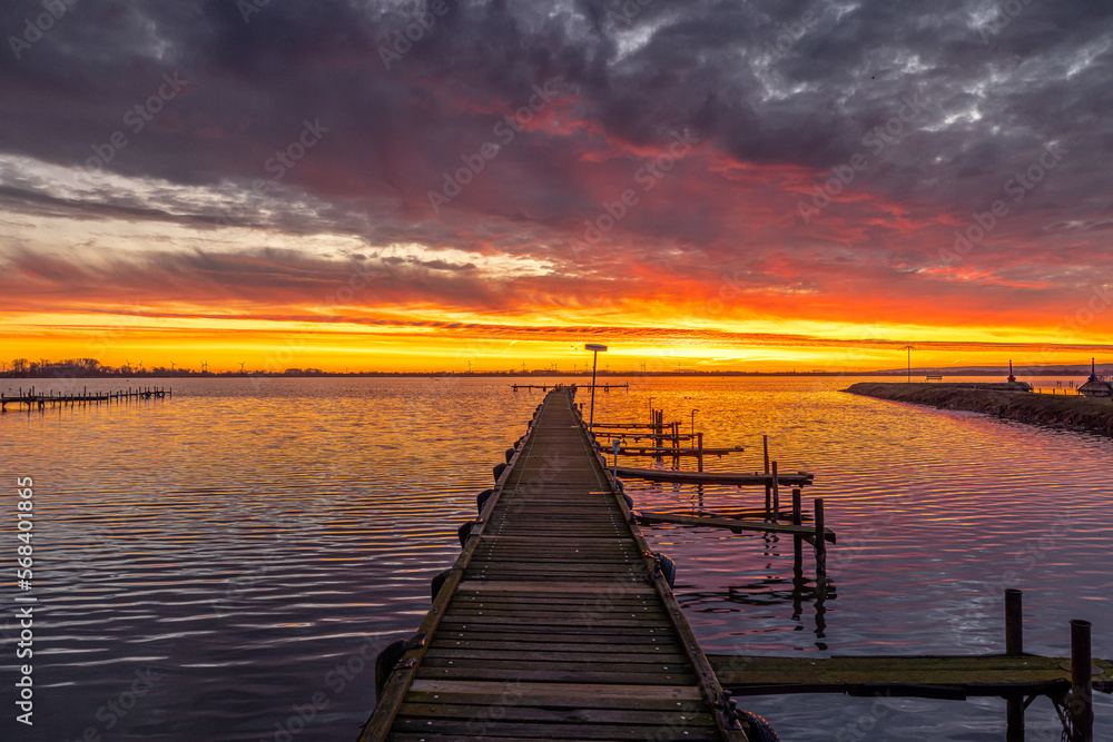 Fototapeta premium Morgenrot am Dümmer