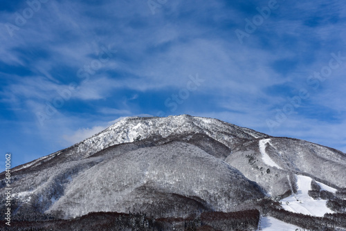 黒姫山(Mt. Kurohime)

Nikon D750     AF-S NIKKOR 24-120mm f/4G ED VR photo