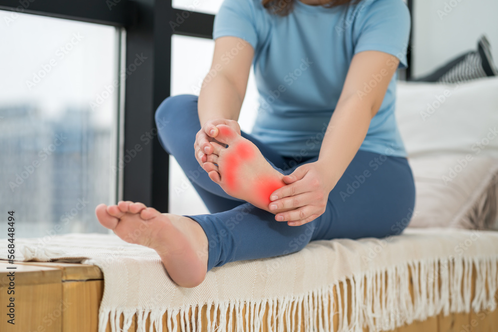 Joint diseases, hallux valgus, plantar fasciitis, heel spur, woman's