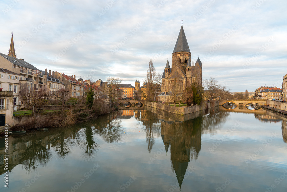 Metz Mossele , França
A cidade de Metz com as suas belas Catedrais Igrejas e templos , Banhadas pelo rio Mossele