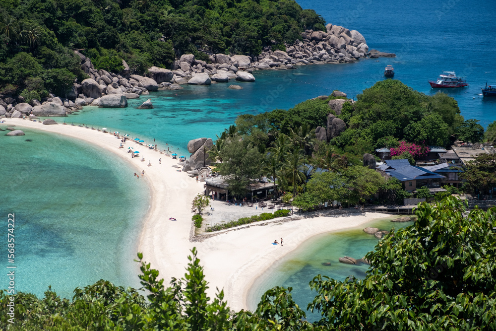 Spectacular views of the junction between the beaches, in Koh Nang Yuan, Thailand