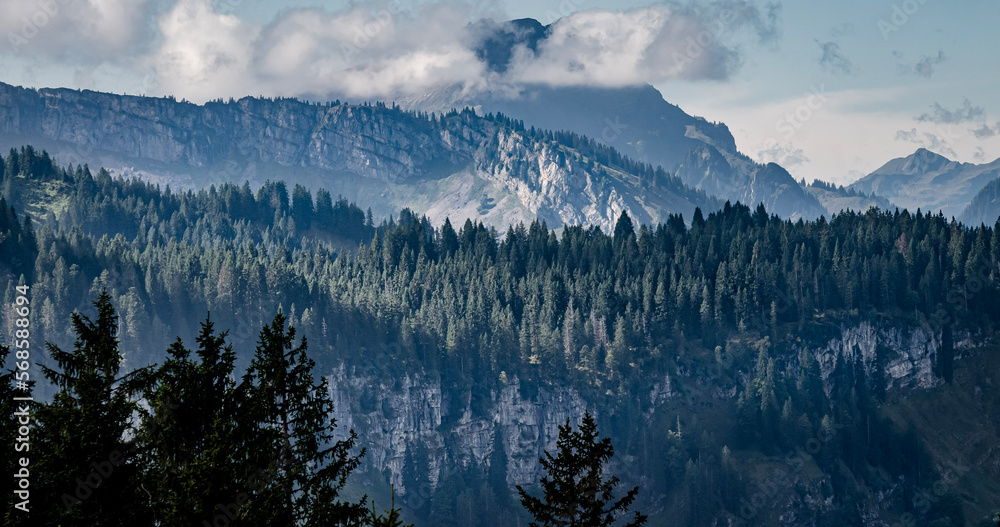 Obraz premium sunrise in the mountains