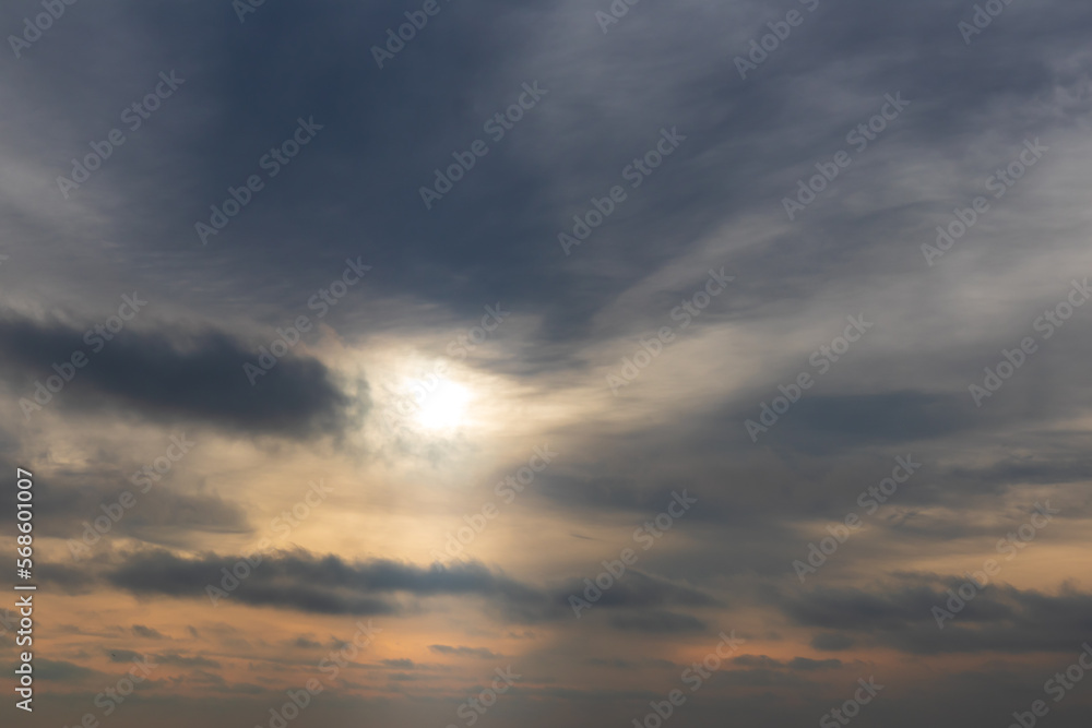 Fototapeta premium moody sky replacement center sun