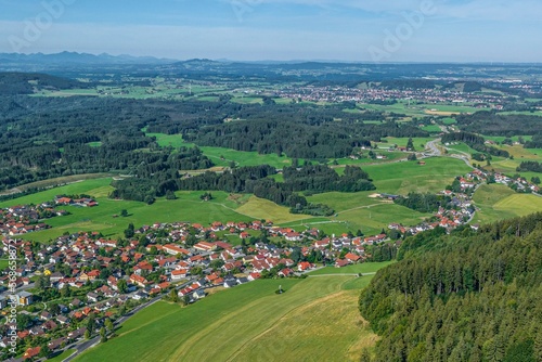 Das Alpenvorland am Hohen Peißenberg - Blick über die Gemeinde Hohenpeißenberg nach Peiting