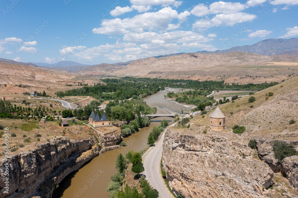 Obraz premium Kemah district city entrance. View of Sultan Melik Tomb and Karasu River.