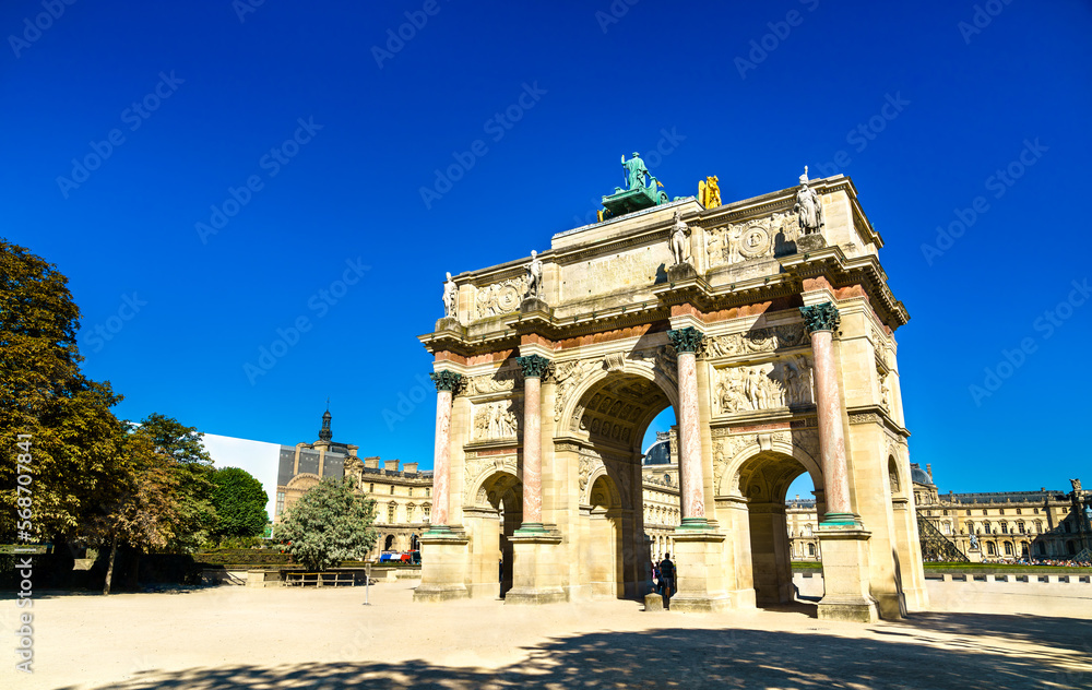 Obraz premium Arc de Triomphe du Carrousel or Triumphal Arch of the Carousel in Paris, France